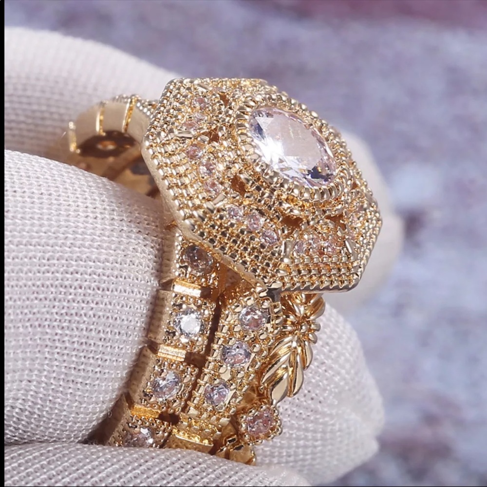 New Luxury Engagement Ring Set Yellow Gold Ring - Picture 4 of 6